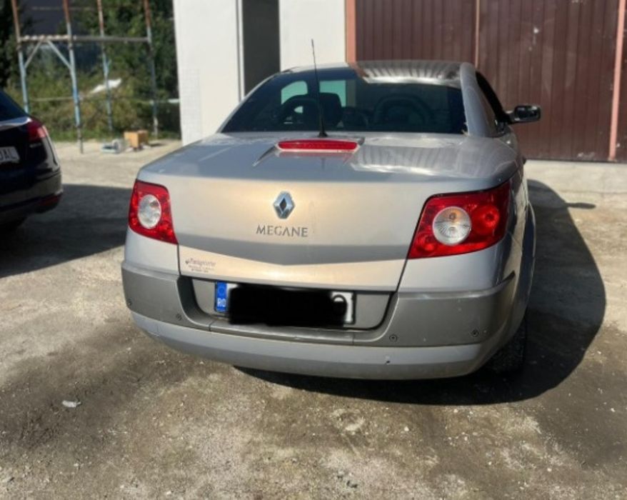 Dezmembrez Renault Megane Cabrio 1.6 benzina