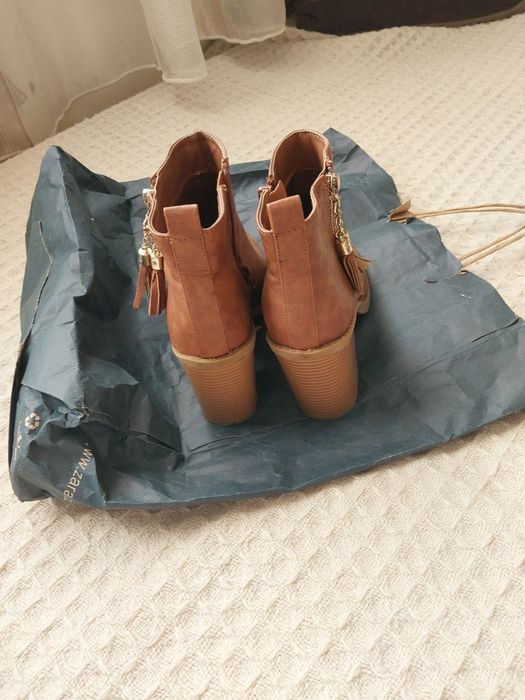 Дамски обувки.Елегантни .