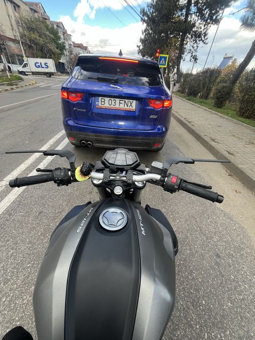 Motocicleta Yamaha MT-125