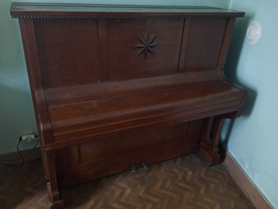 Неакордирано пиано