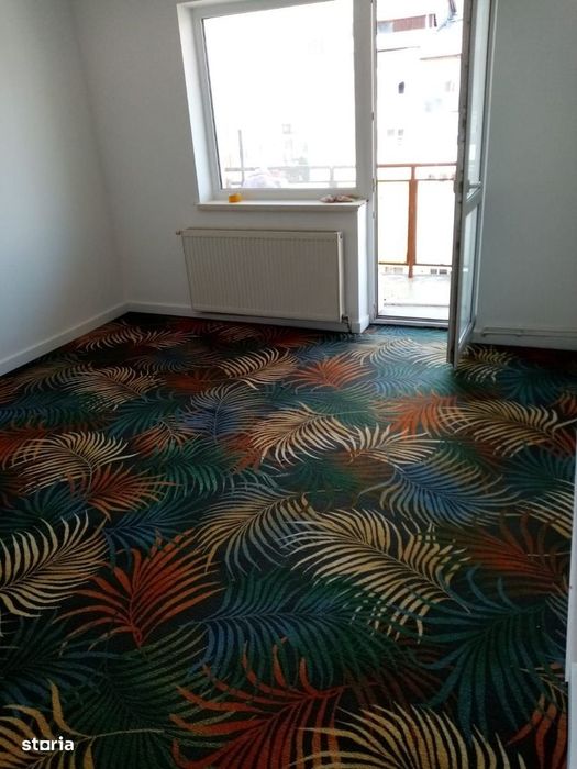 Vând APARTAMENT renovat