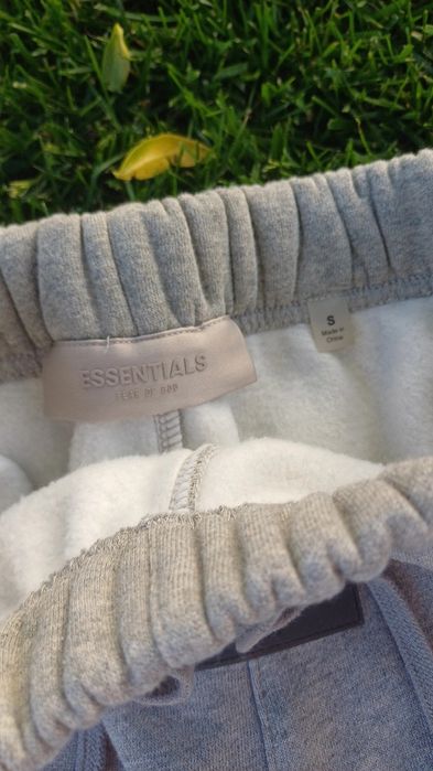 Essentials dark oatmeal