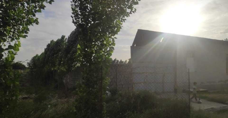 Продаётся 30 сот. земли в Кибрайском р-не (ор-р Residence Amir Temur)