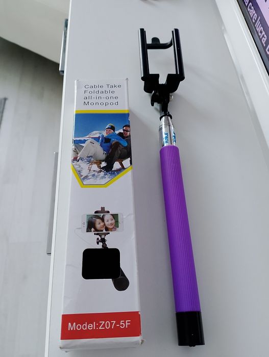 Vând monopod selfie stick wireless,nou nouț la cutie.