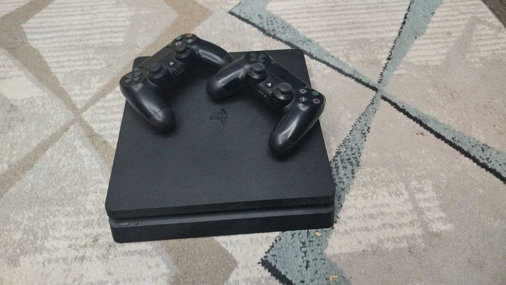 Срочно продаю плейстейшен 4