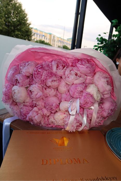 Пионы 51шт на вручение