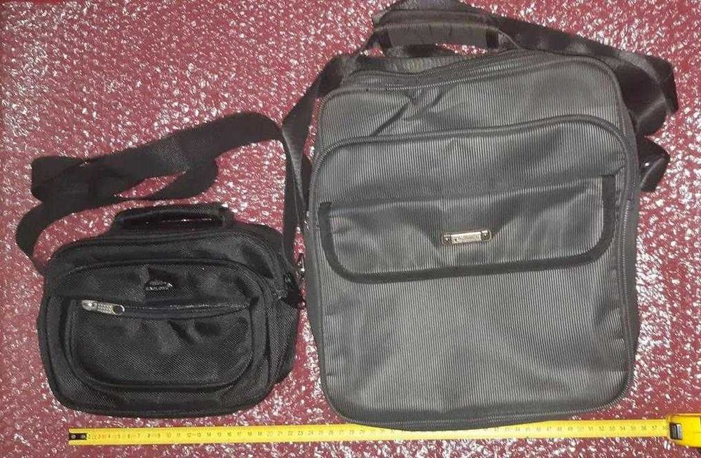 2 genți de umăr, ca noi