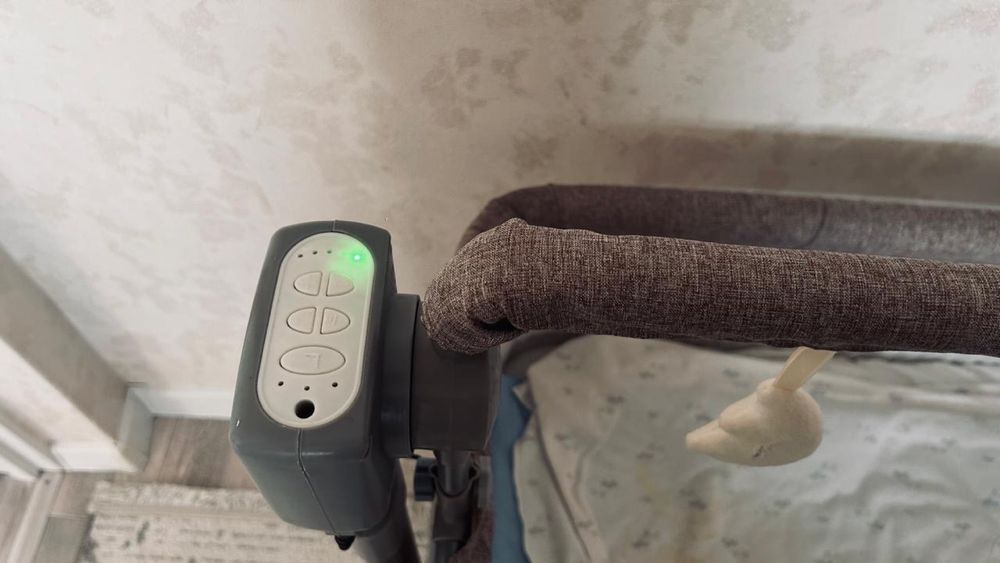 Кроватка для новорожденых