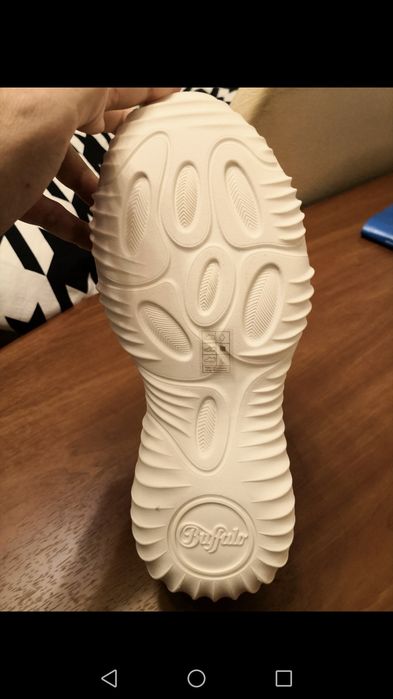 Кросовки женские