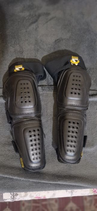ICON Field Armor  гръб ,налакътници и наколенки