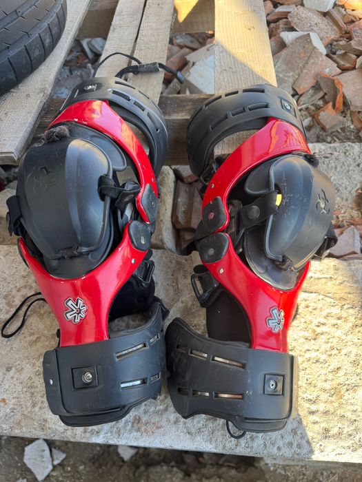 Asterisk genunchiere