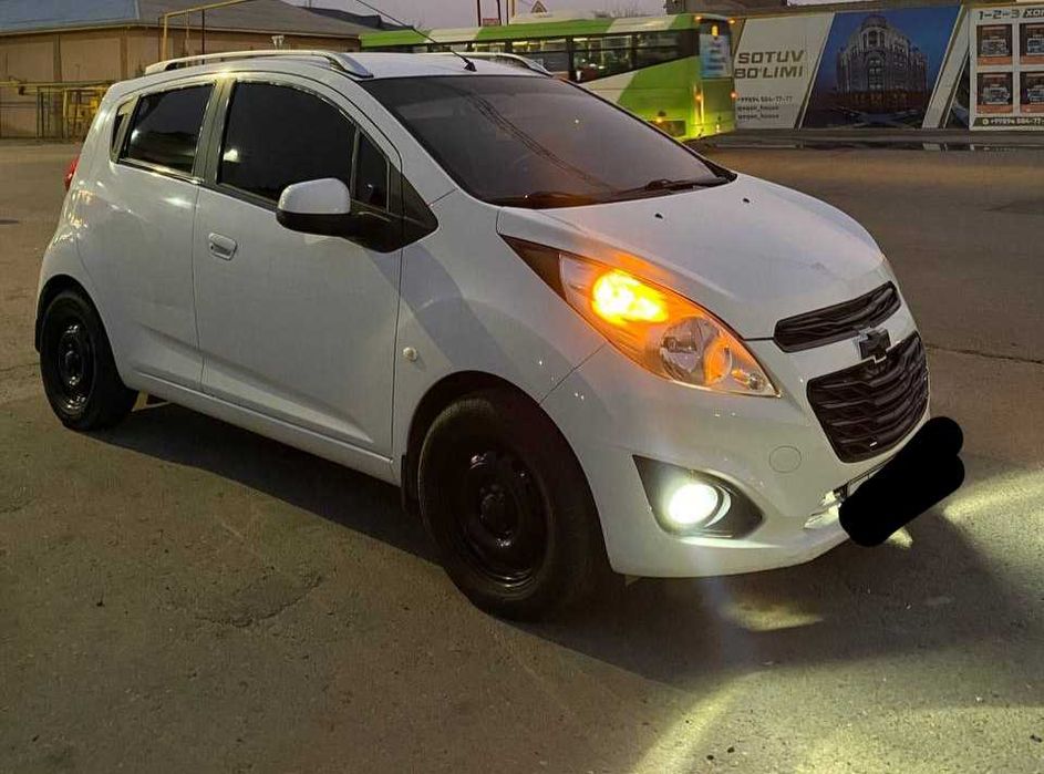 Spark 2012 год 1.25 двитель Метан