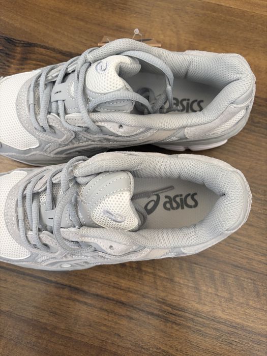Vand Asics.
