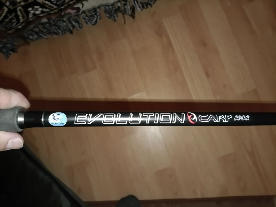 Vând echipament pescuit