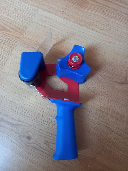 Пистолет за тиксо