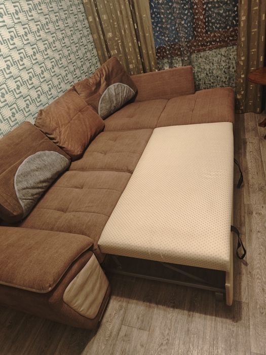 Подам диван длина 260