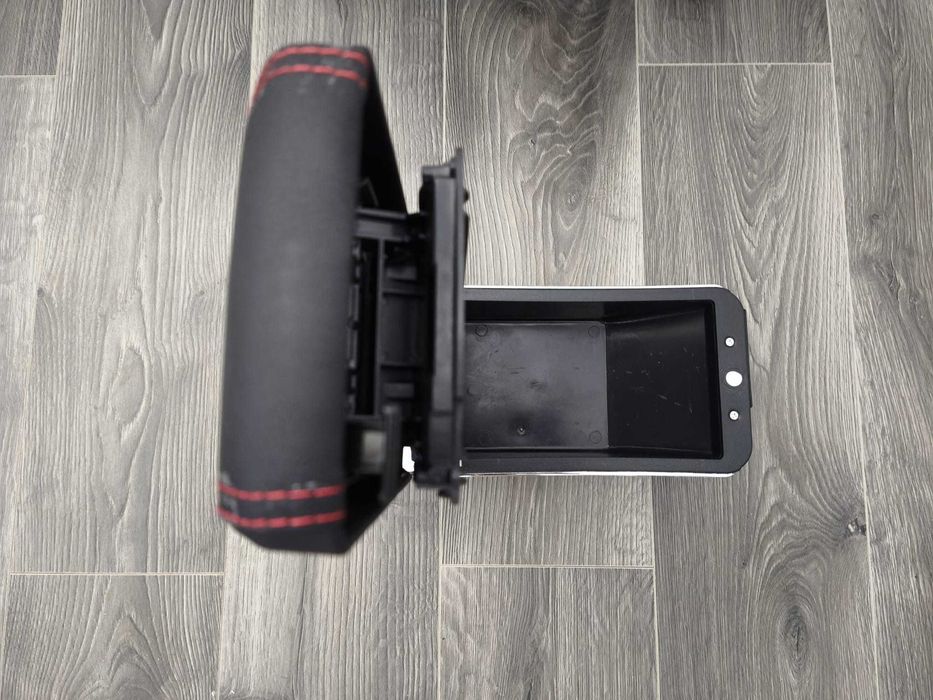 Cotiera auto universala cu 2 porturi USB,model 7H, negru, cusatura rosie , culisanta si rabatabila