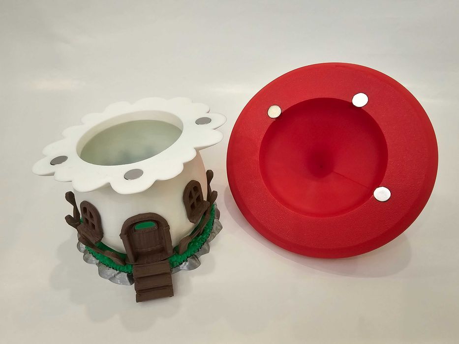 Casuta Strumfi - diverse modele cu inchidere magnetica