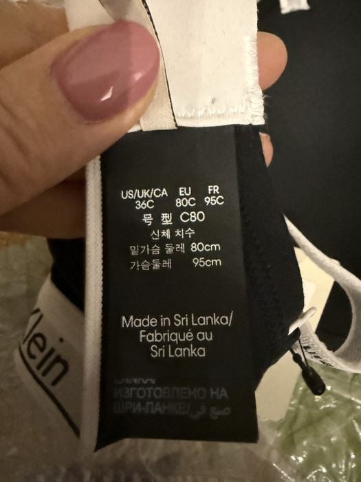 Нижнее белье -бюстгальтер  Calvin Klein