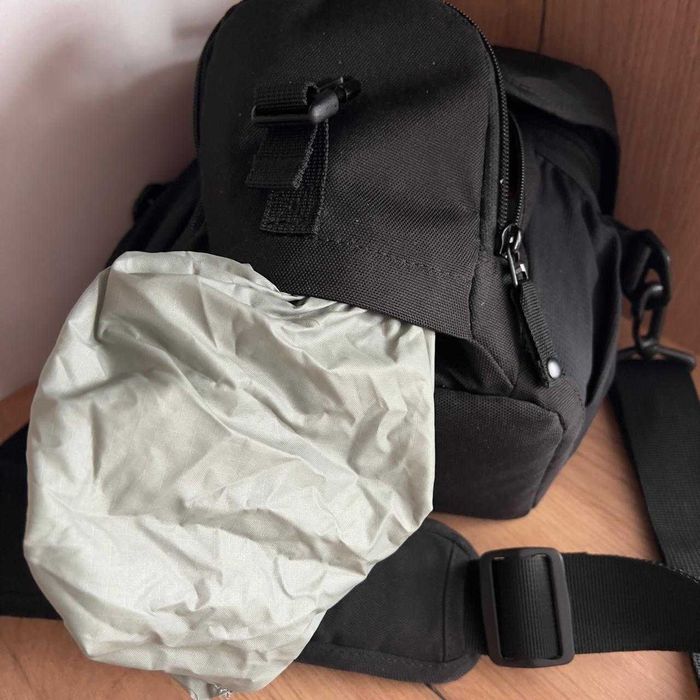 Сanon EOS 77D с объективом 18-135 мм.