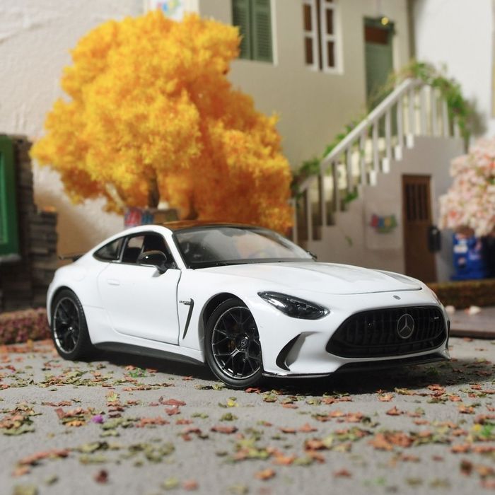 Mercedes - AMG GT 63 1.24! Металлическая модель со светом и звуком