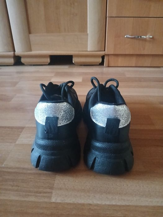 Adidași Hello Kitty