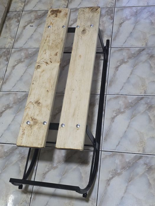 Sanie noua din fier masiv si lemn masiv.