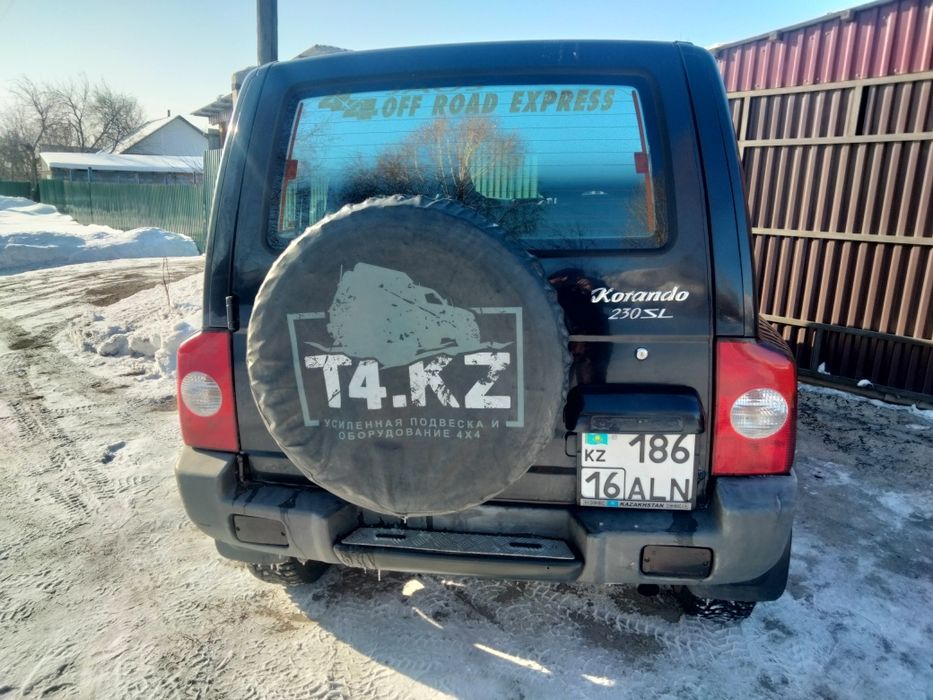Автомобиль Санг Енг Корандо