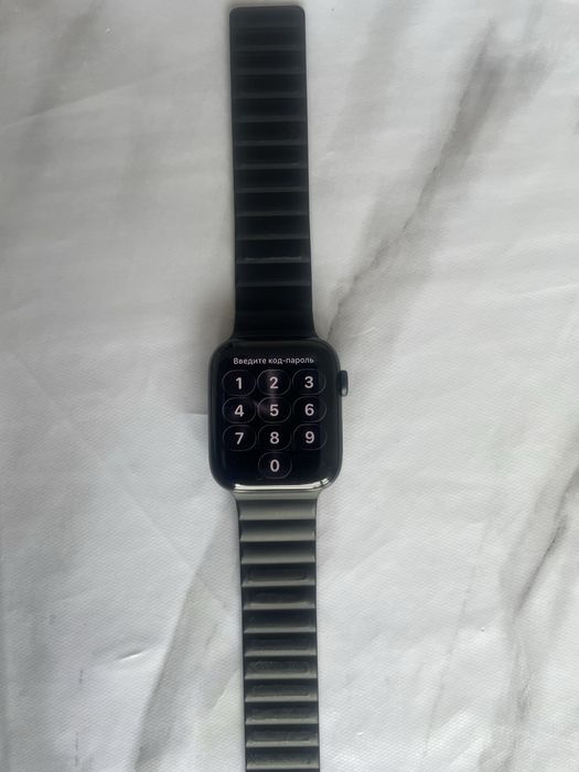 Срочно! Продам часы Apple Watch SE-2