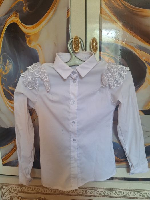 Срочно продам блузки для девочек.