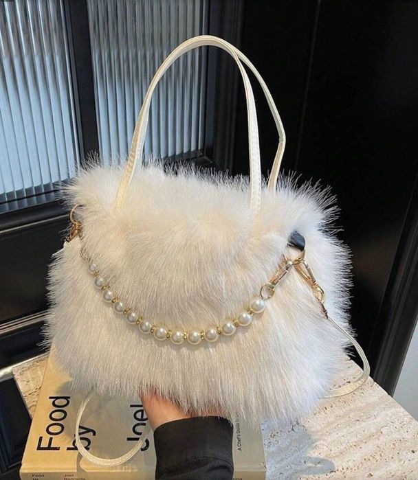 Дамска бяла чанта