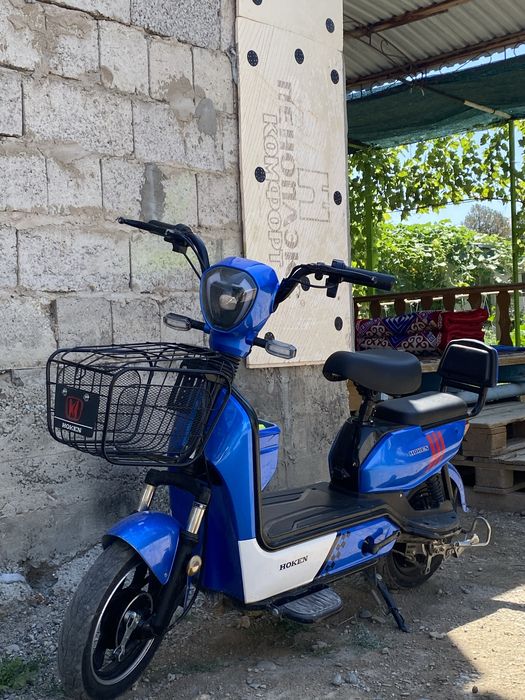 Скутер сатылады.