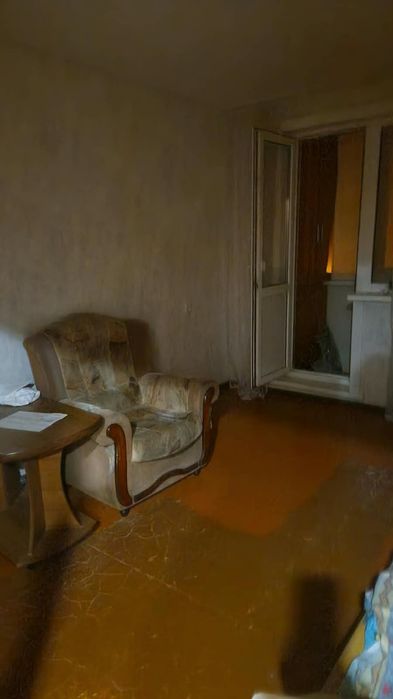 Продам 2к квартиру на среднем этаже