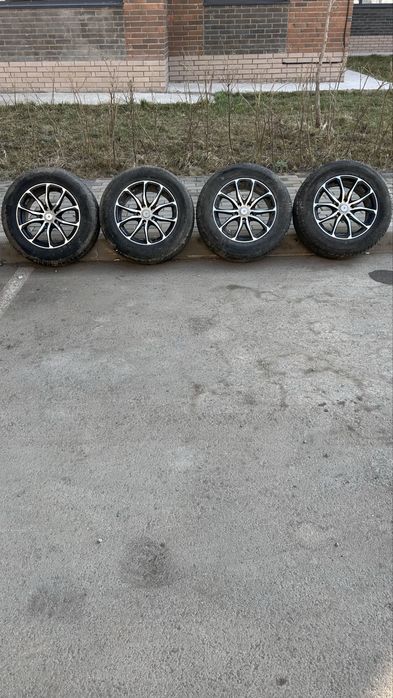 Продам четыре летние шины вместе дисками