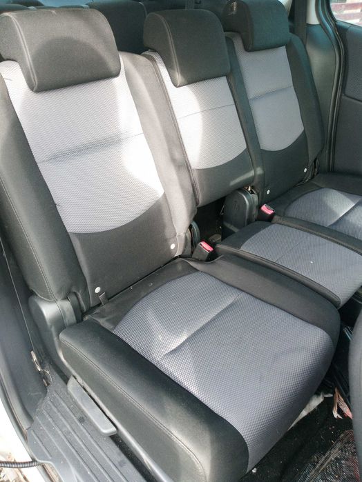 Vând sau schimb Mazda 5 din anul 2006