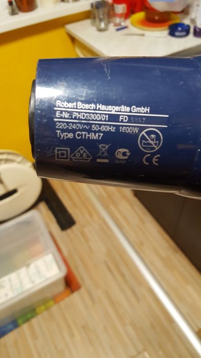 Продавам сешоари и машинки за бръснене и подстригване.