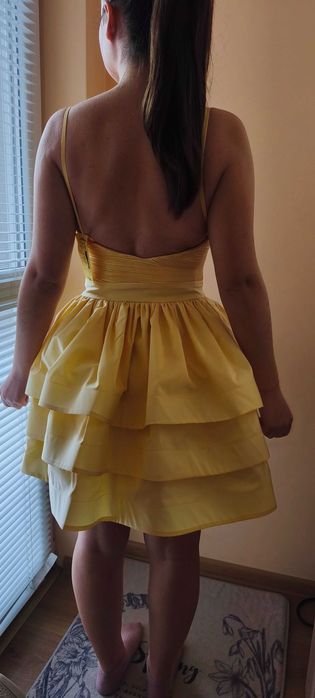 Официална пастелно жълта рокля