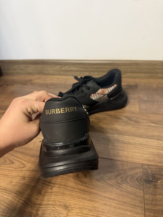 Adidasi Burberry Bărbati marimea 41