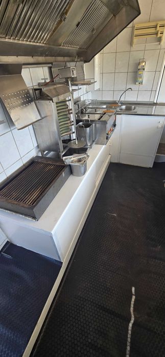 Продавам Бизнес- Каравана за бързо хранене