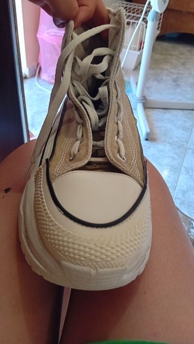 Обувки с платформа