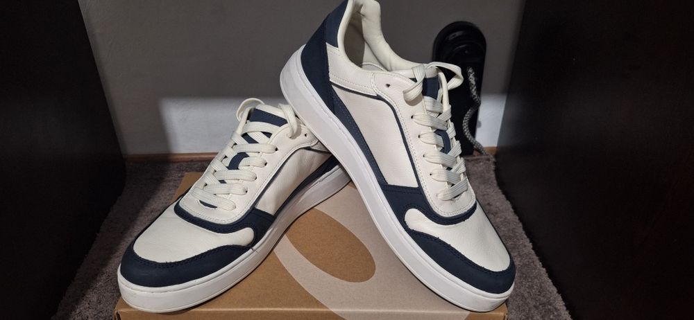 Продавам кецове Calvin Klein номер 44,стелка 29 см