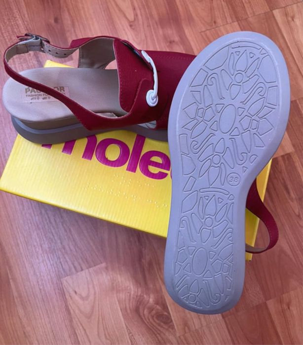 Sandale rosii noi din piele
