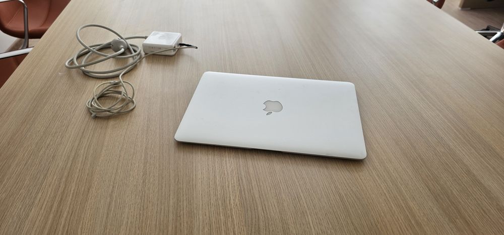 Macbook Air 13 inch 2015