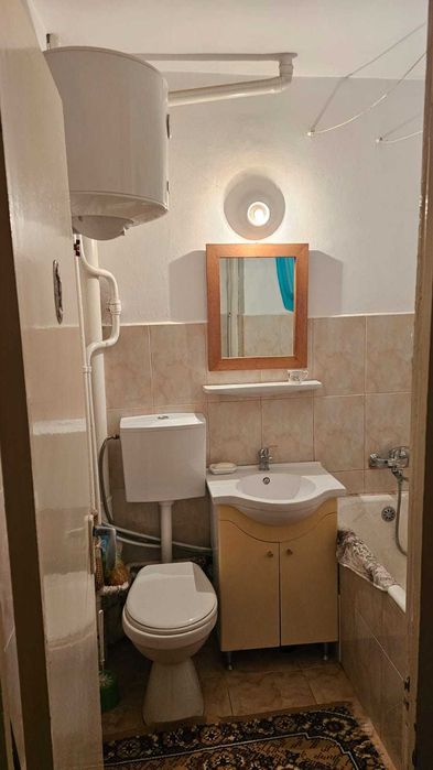 Apartament 2 camere de vanzare Pacani (zona Deal)