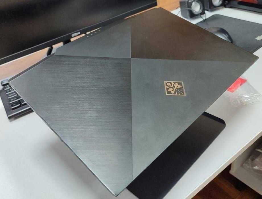 Срочно продам игровой ноутбук HP omen core i7
