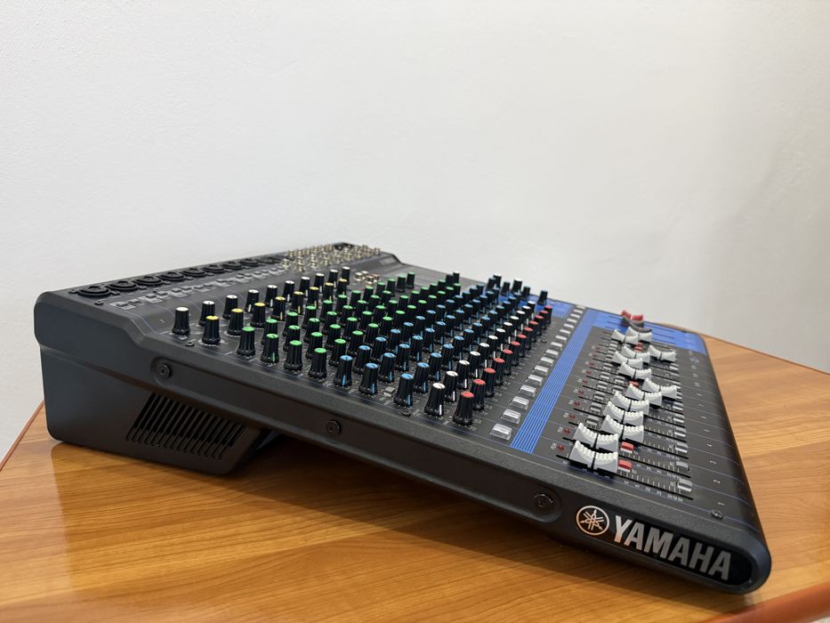 Yamaha MG16XU mixer