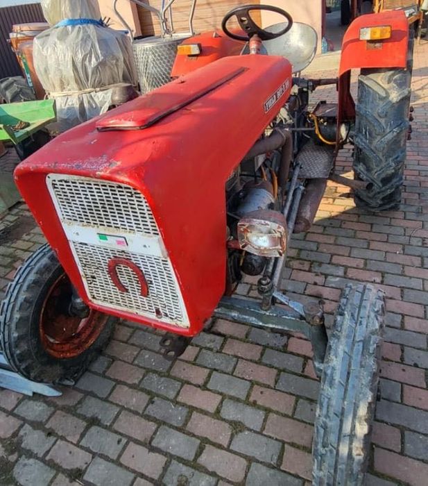 Tractor field boy.p.300