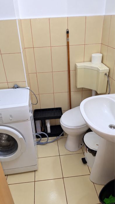 Închiriez garsonieră complet mobilata și uitilată.