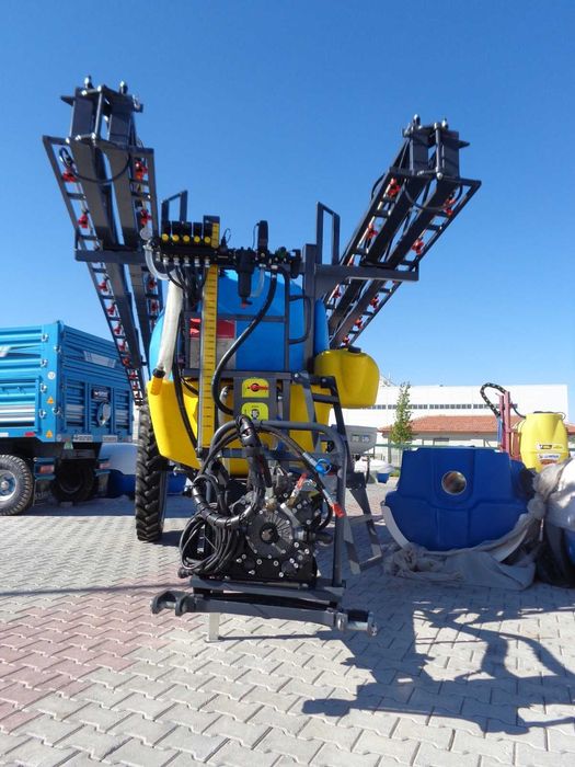 Masina de erbicidat/MET/Erbicidator 3000litri si lancii 24m Annovi