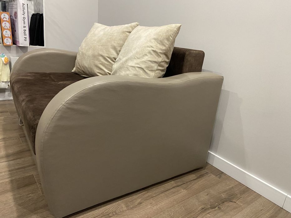 Продам практический новый диван.